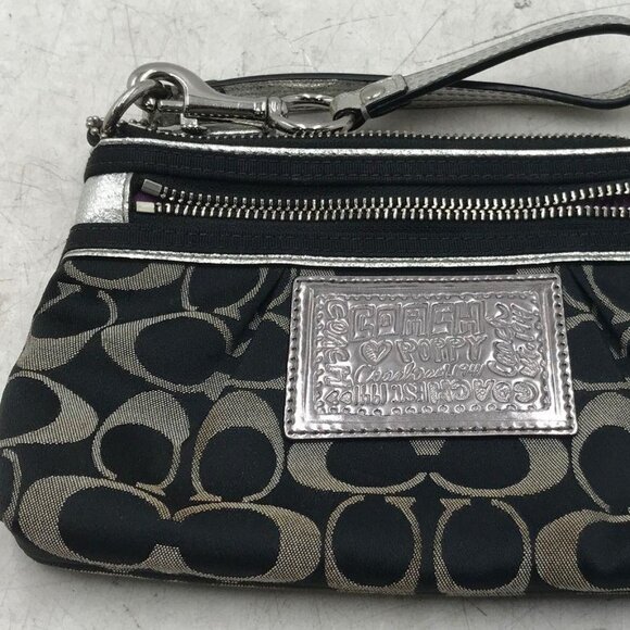 GUC Coach Poppy Limited Edition Wristlet - Picture 5 of 6